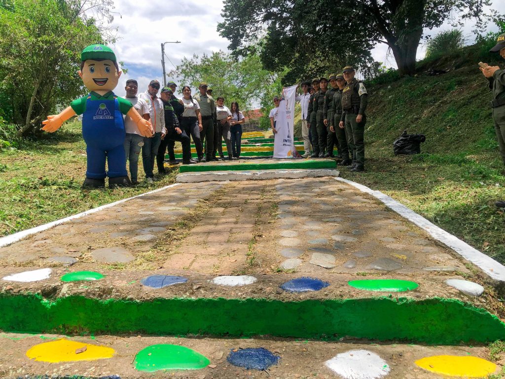 JORNADA DE RECUPERACIÓN Y EMBELLECIMIENTO EN LA AVENIDA DEL ESTUDIANTE