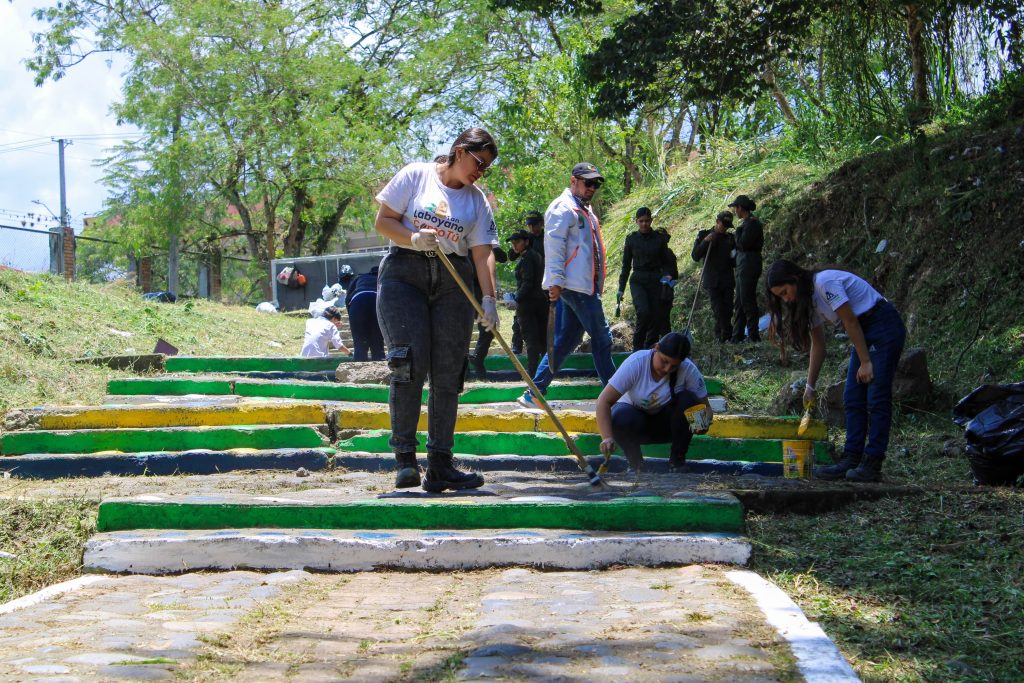 JORNADA DE RECUPERACIÓN Y EMBELLECIMIENTO EN LA AVENIDA DEL ESTUDIANTE