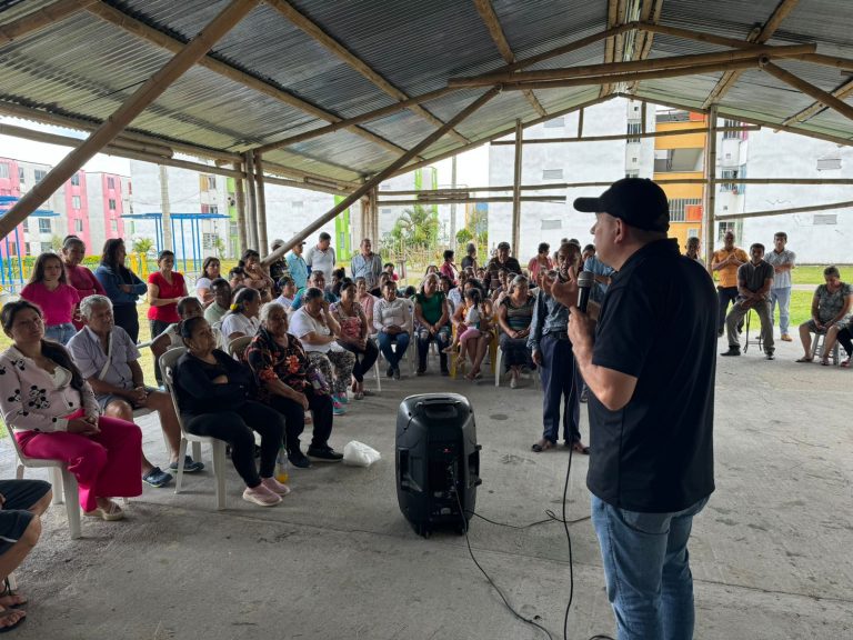 Empitalito-y-el-GobiernoDeLaGe-se-unen-para-embellecer-Las-Torres-VIP-de-la-Primavera3
